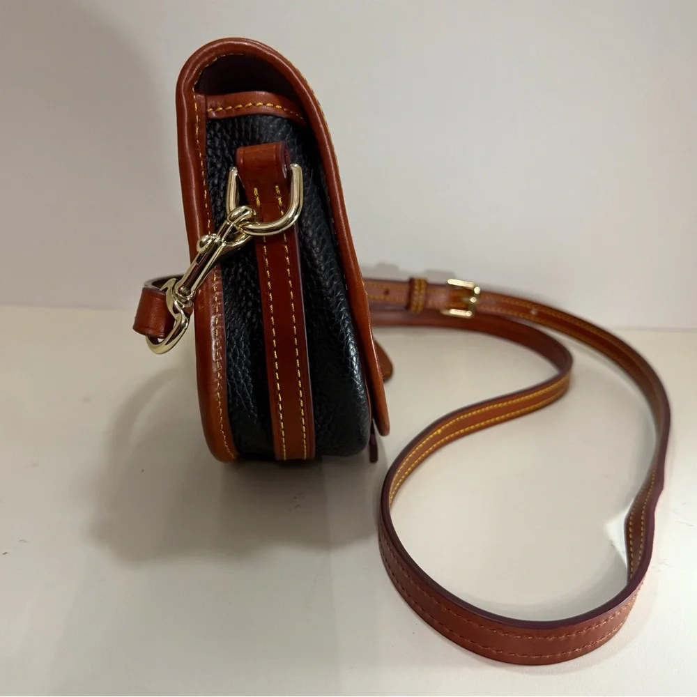Dooney & Bourke Black and Tan Crossbody Bag - Picture 4 of 6